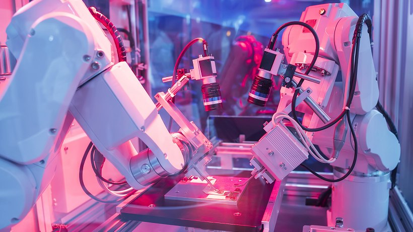 パネル製造用ロボットアームの生産効率と歩留まりを大幅向上
